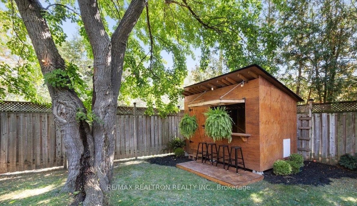 495 St Germain Avenue photo 21