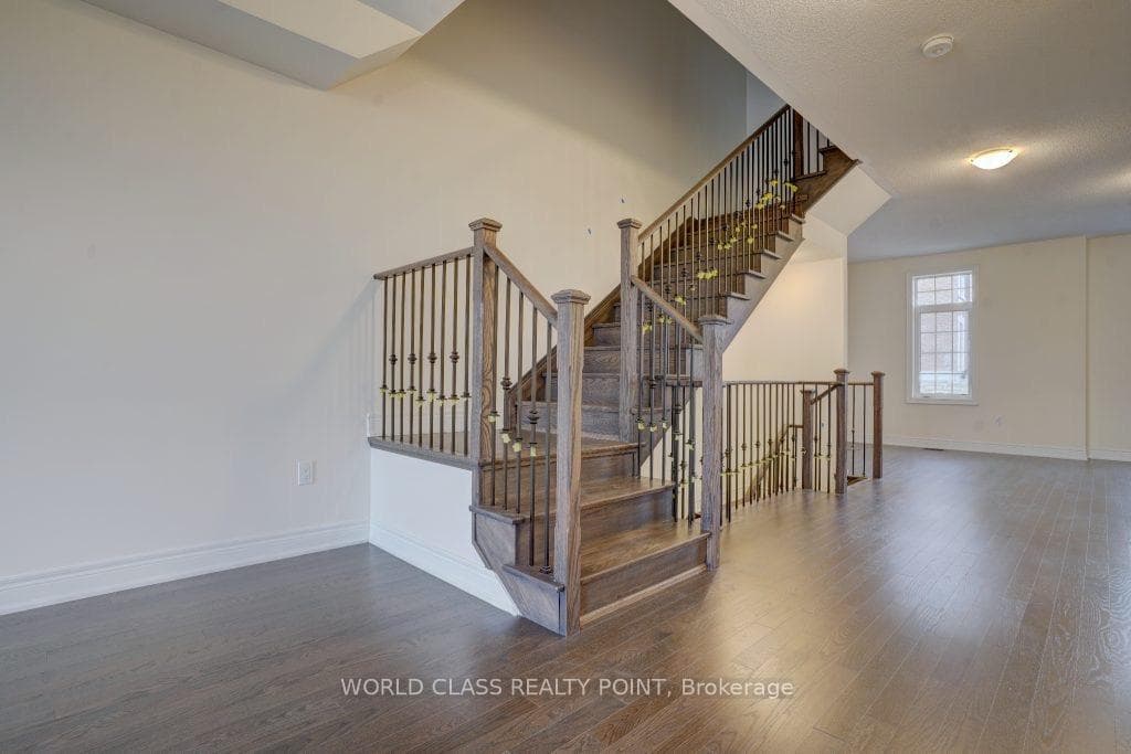 8 Andress Way photo 11