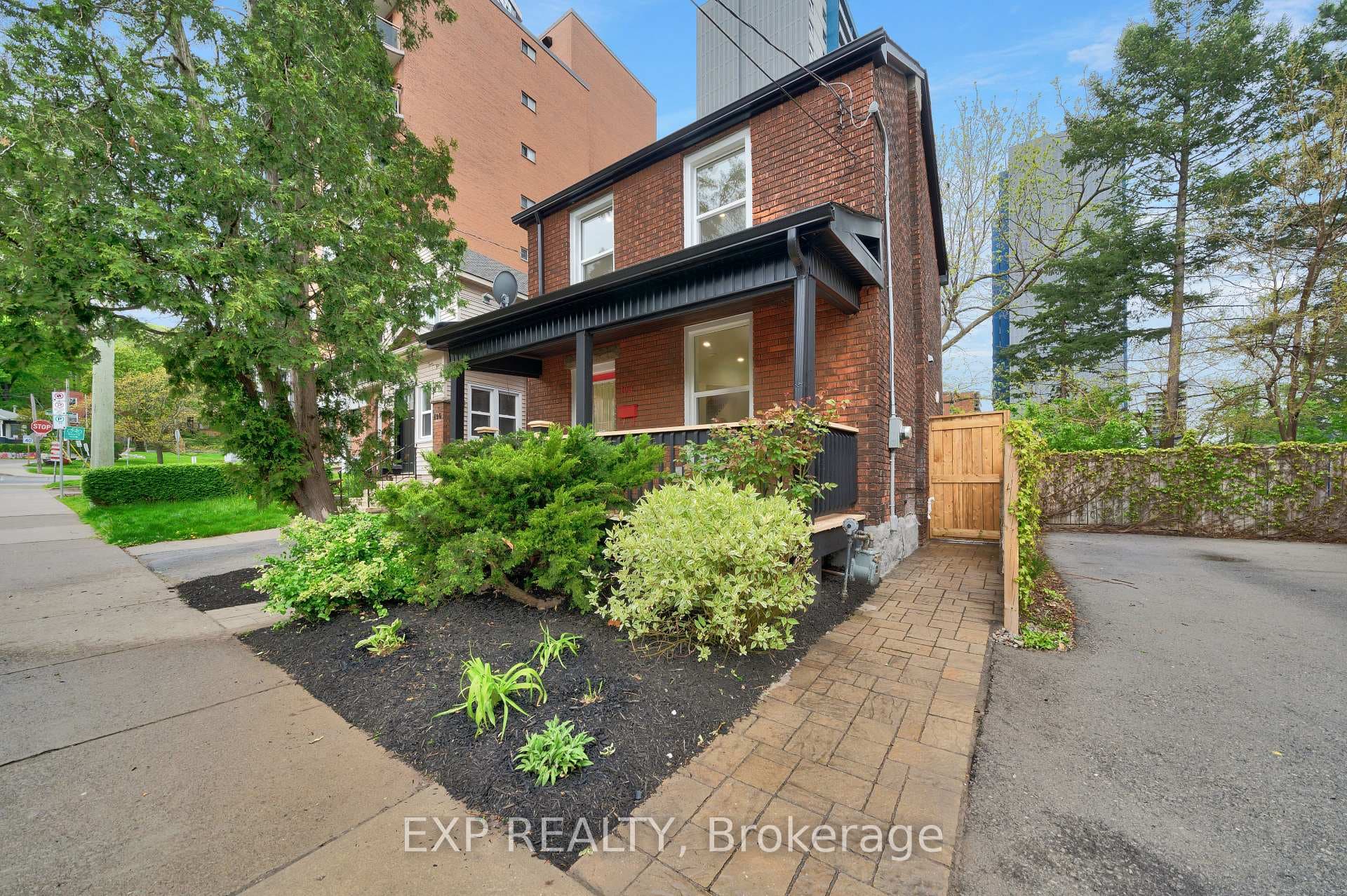 192 Walnut Street photo 3