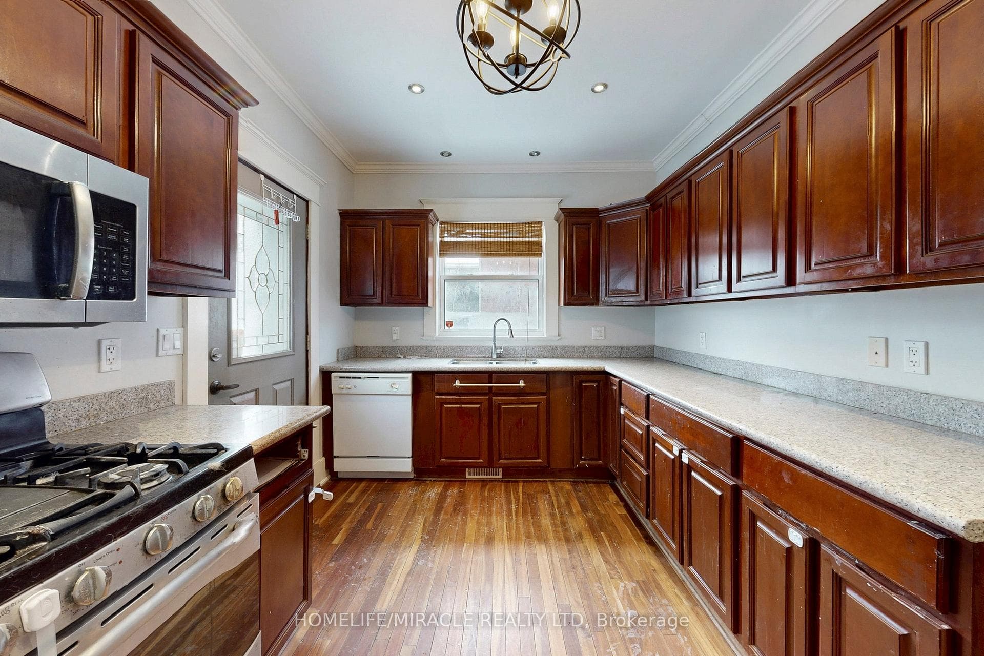 99 Adelaide Avenue photo 17