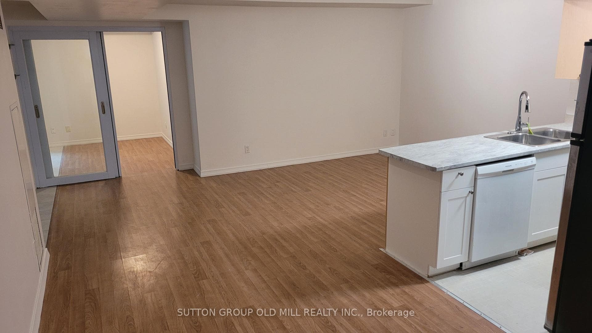 15 Maplewood Avenue Unit 207 photo 2