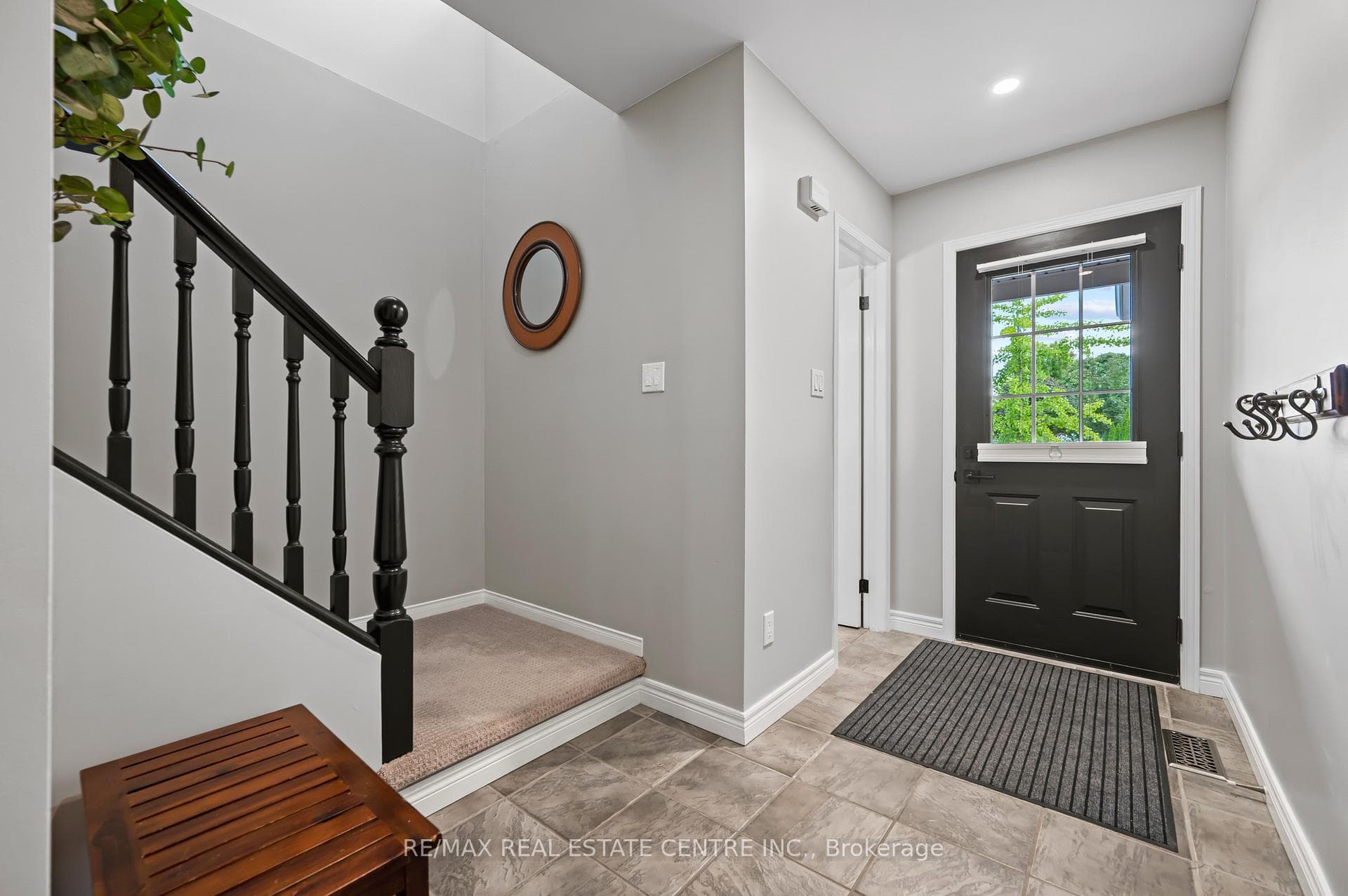 8 Jordan Drive photo 4