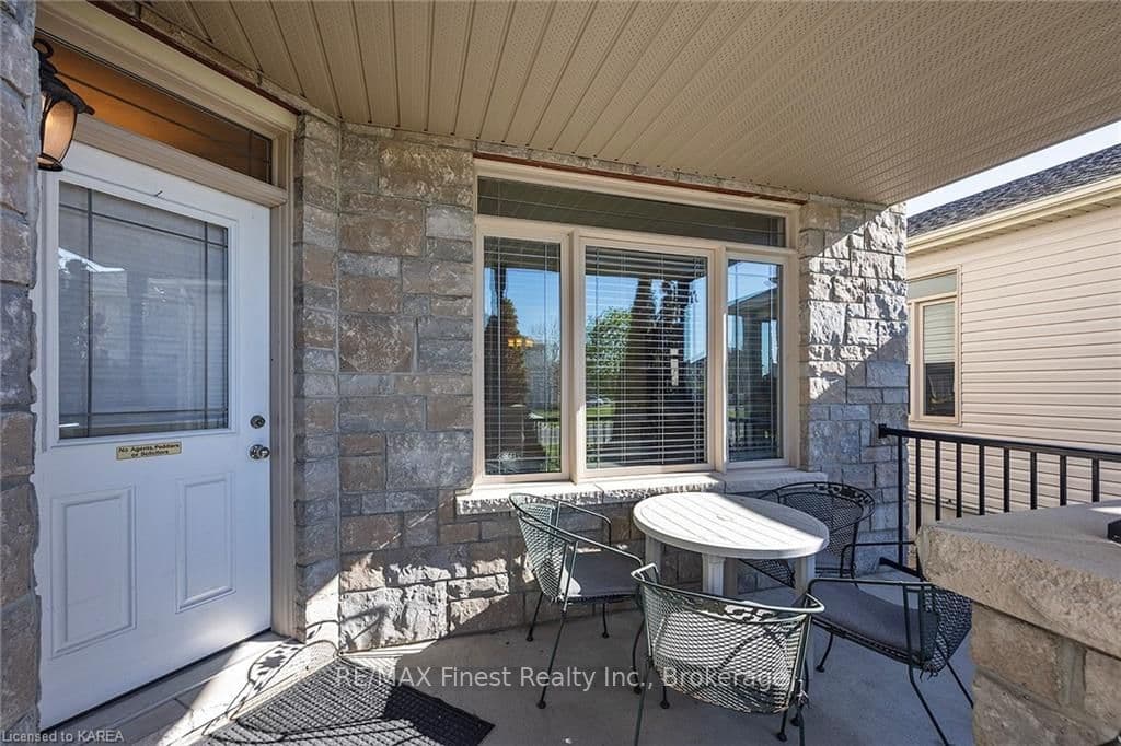 1332 GRACE Avenue photo 4