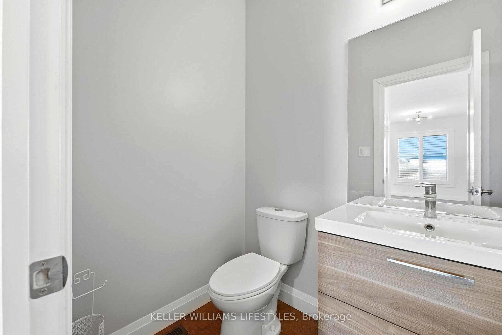 140 CRESTVIEW Drive photo 13