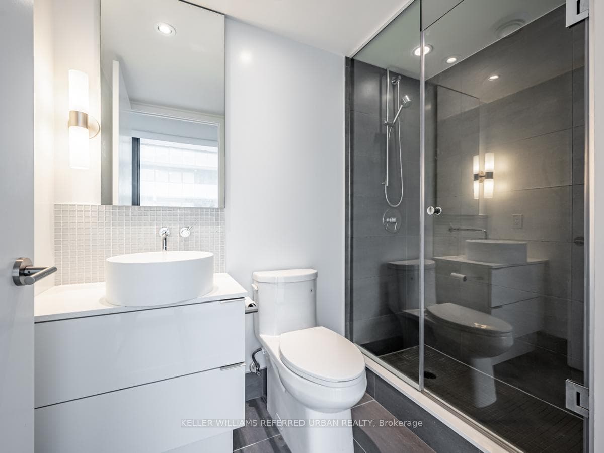 185 Roehampton Avenue Unit 403 photo 15