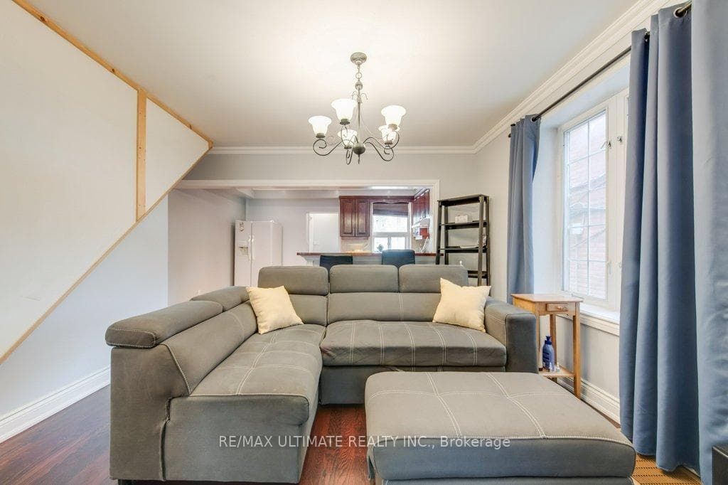 1425 Lansdowne Avenue photo 8