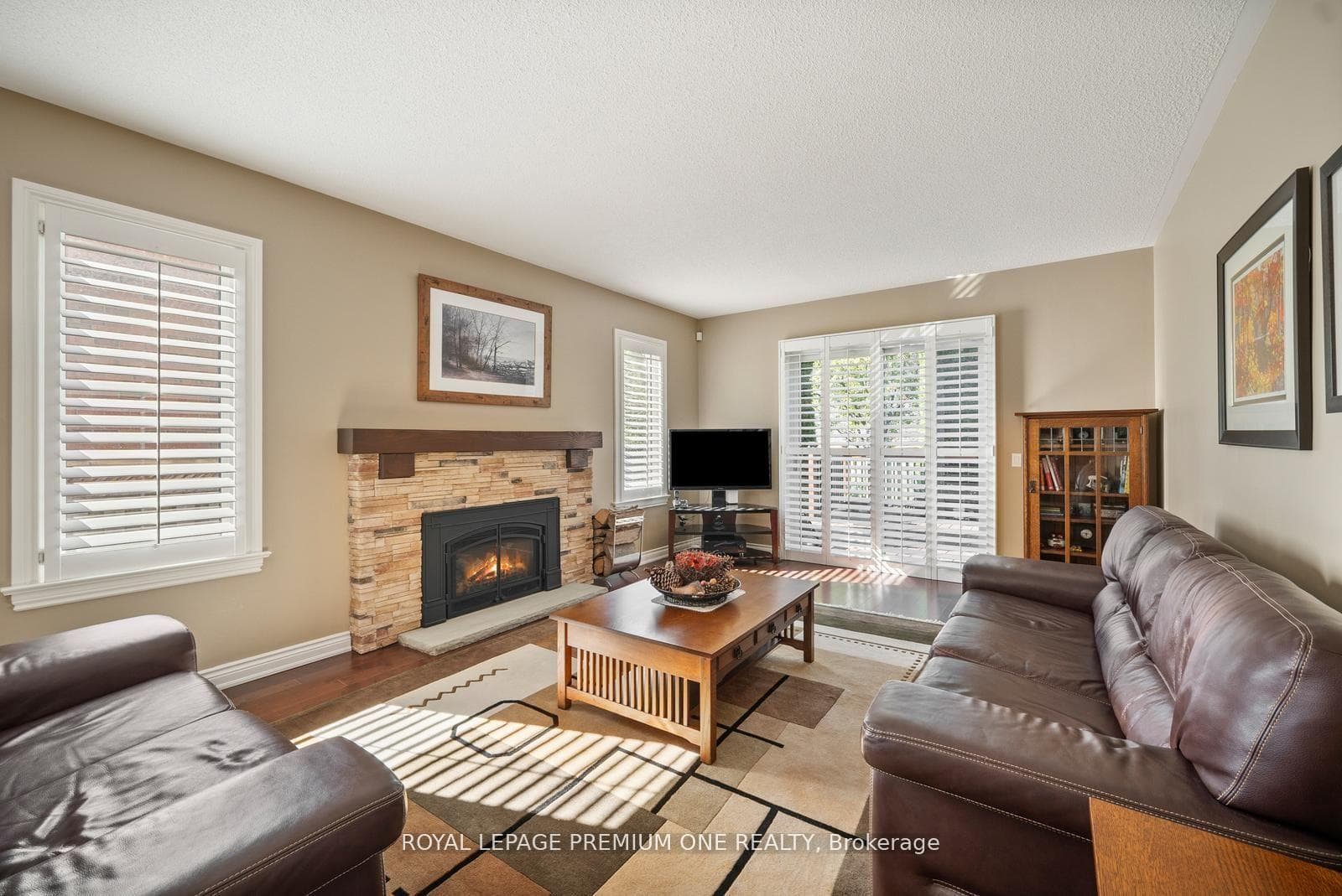536 Village Parkway photo 6