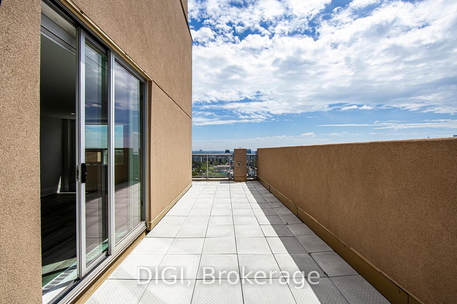 400 Walmer Road Unit PH5 photo 15
