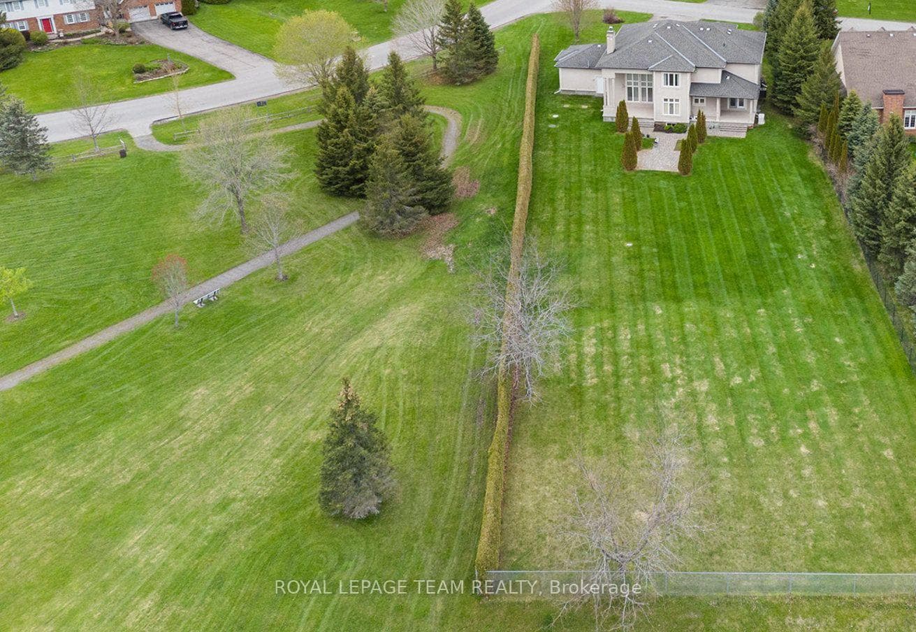 5386 Mansel Crescent photo 44
