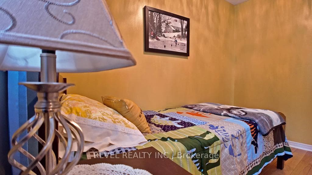 101 Bloor Avenue photo 25