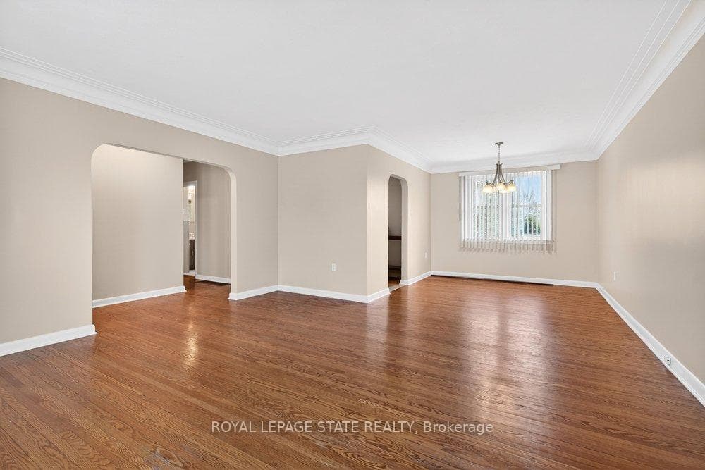 42 Evergreen Avenue photo 8