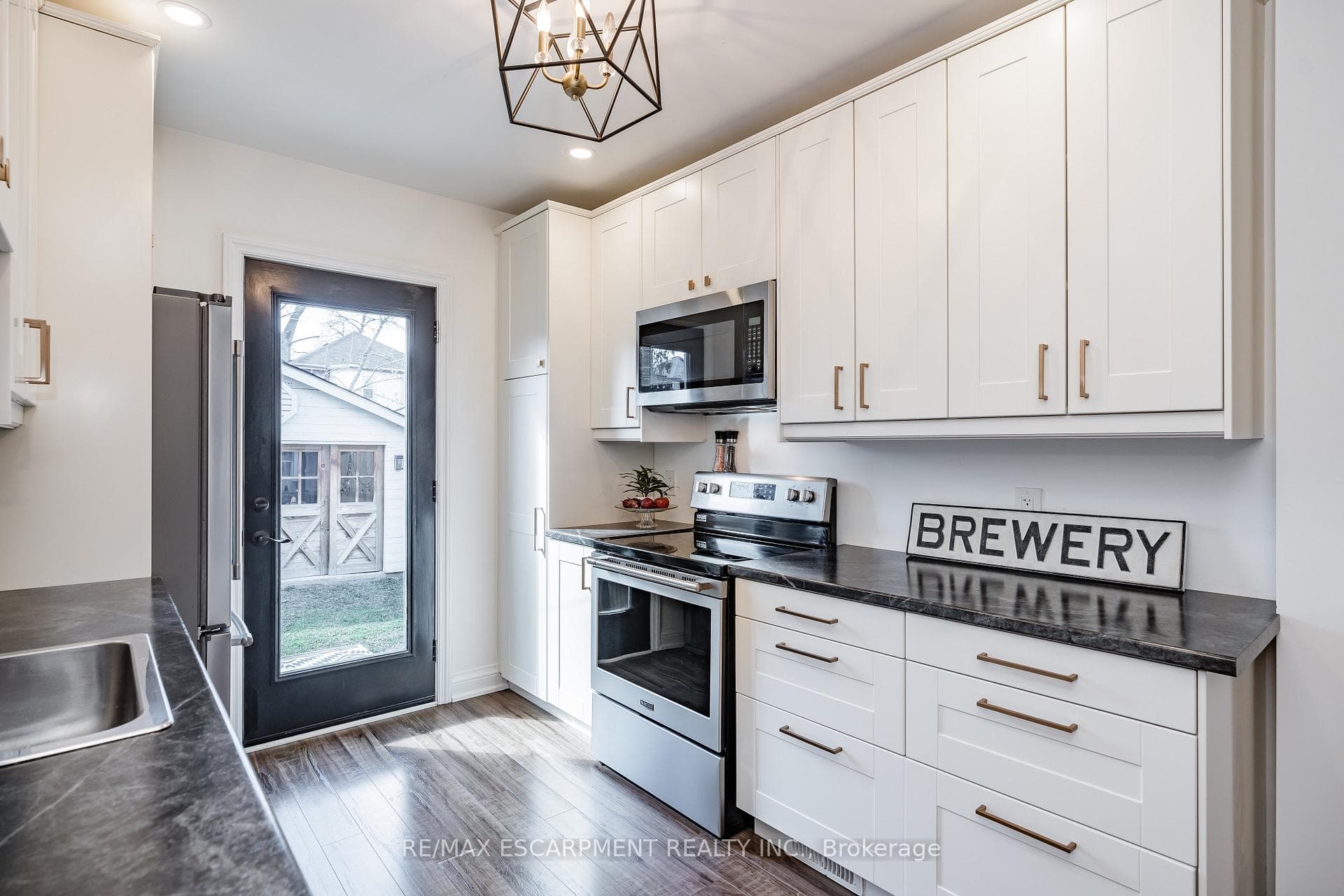 59 Chestnut Avenue photo 14
