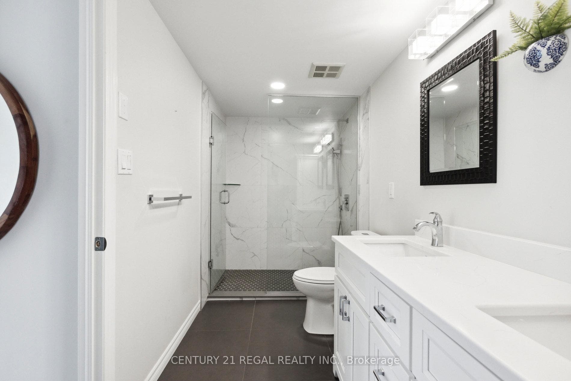 67 Caroline Street Unit 1603 photo 12