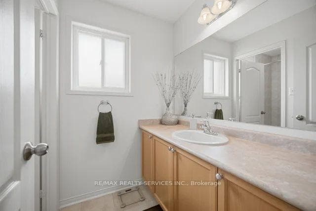 19 Thornbush Boulevard photo 34