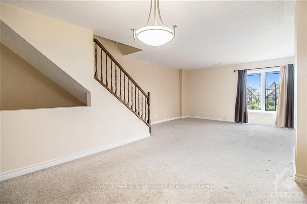 772 LAKERIDGE Drive photo 3