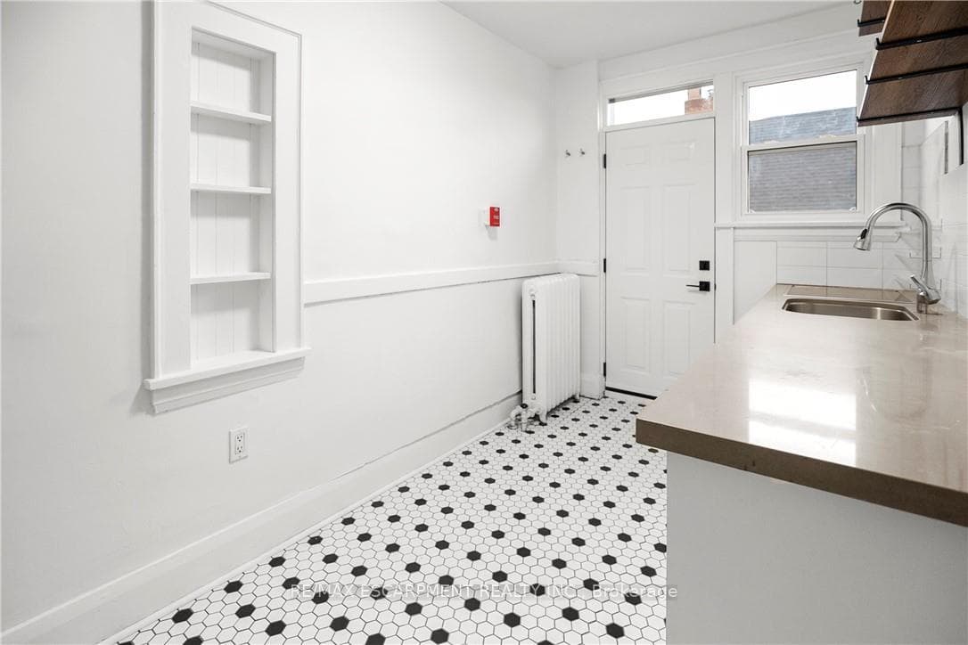 312 Aberdeen Avenue Unit 5 photo 6
