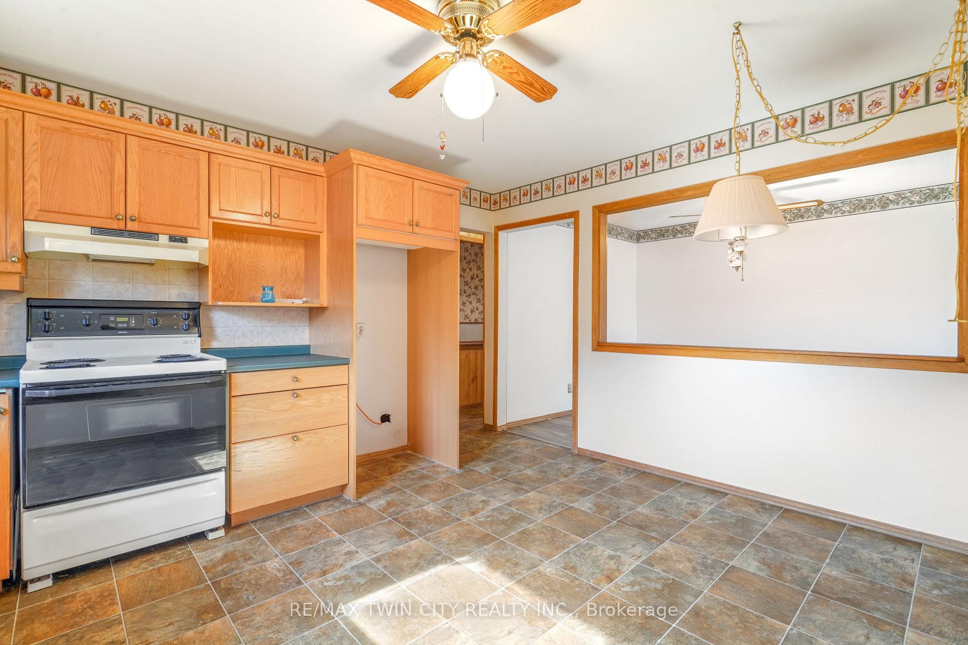 16 Larkspur Lane photo 13