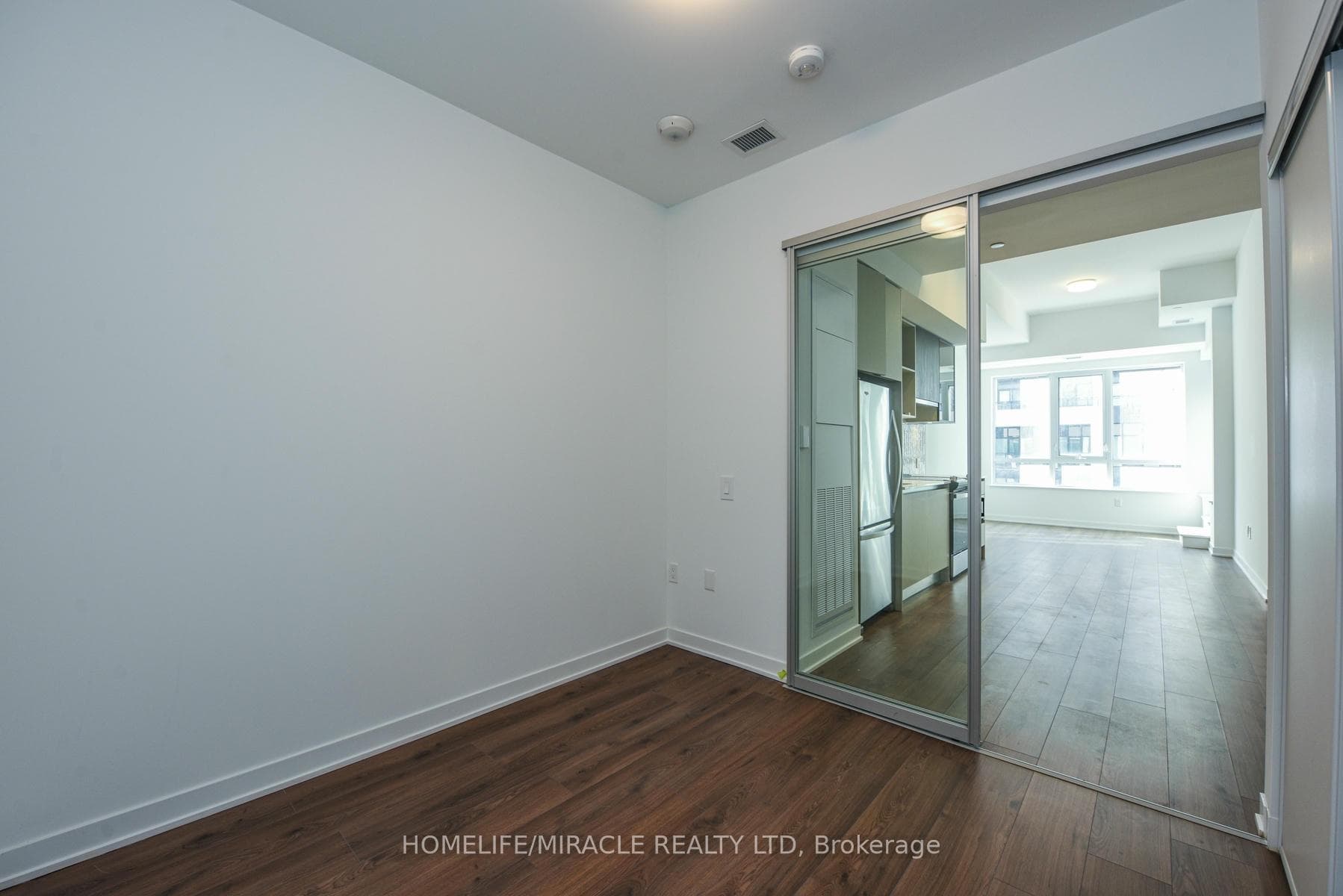 395 Dundas Street Unit 226 photo 18
