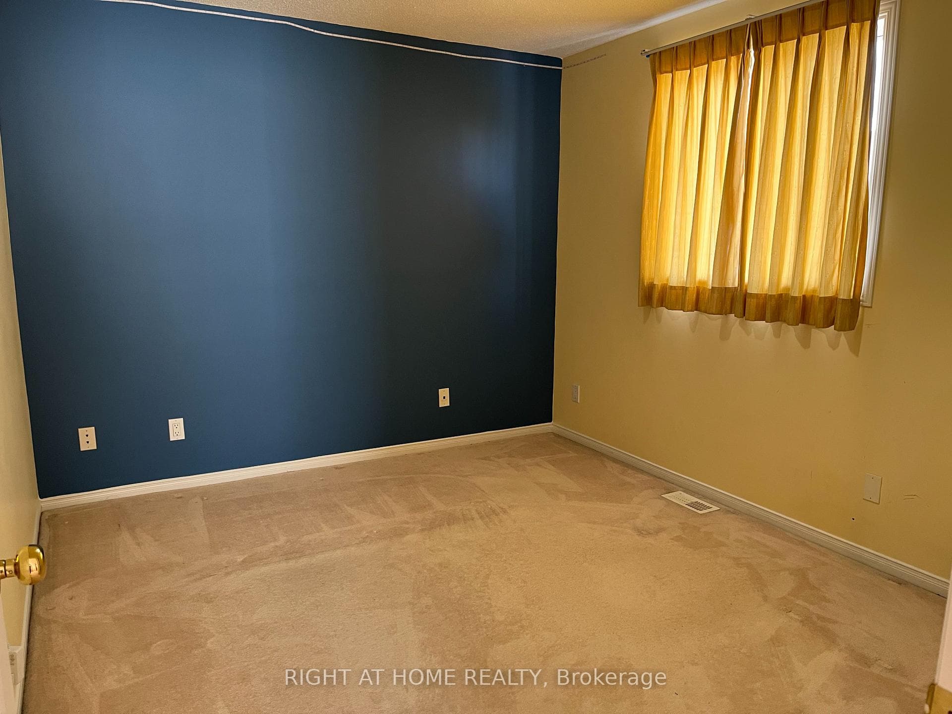 270 DEERCROFT Avenue photo 23