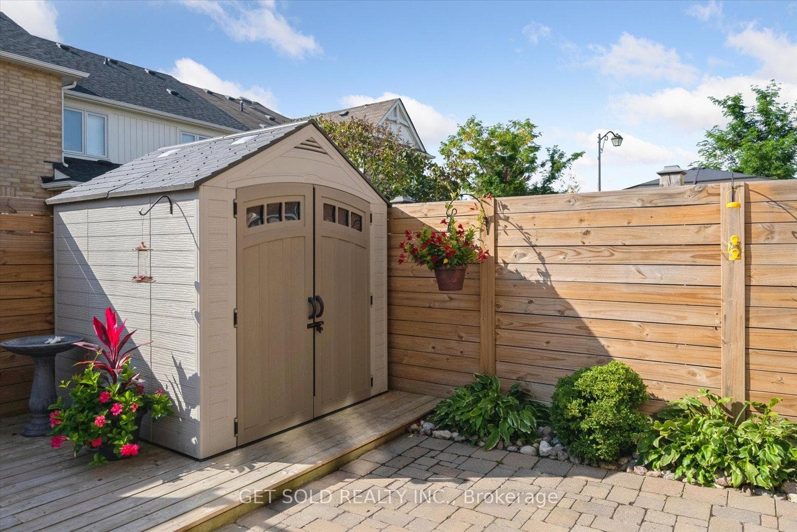 6 Dougherty Crescent photo 27