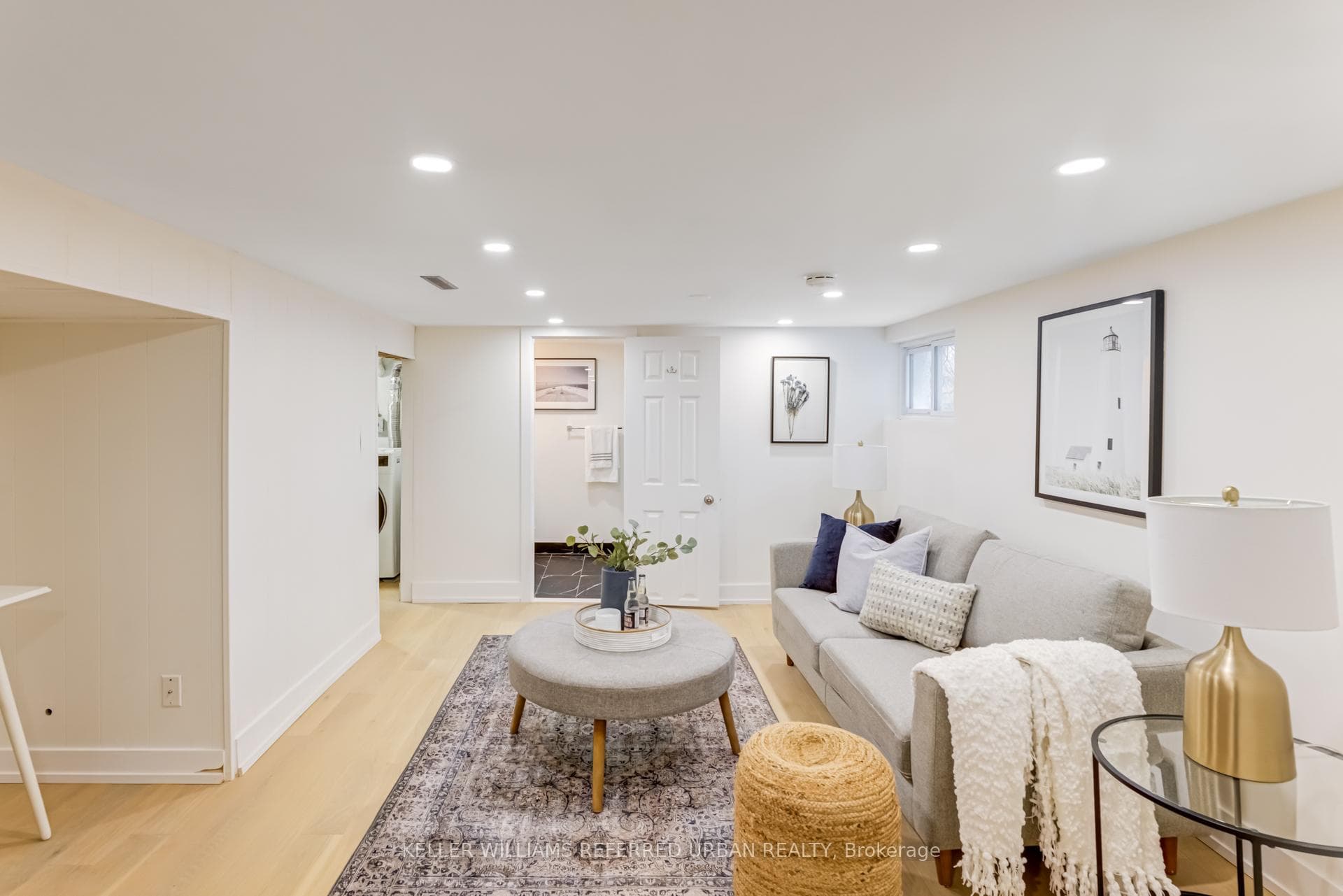 889 Parklane Avenue photo 38