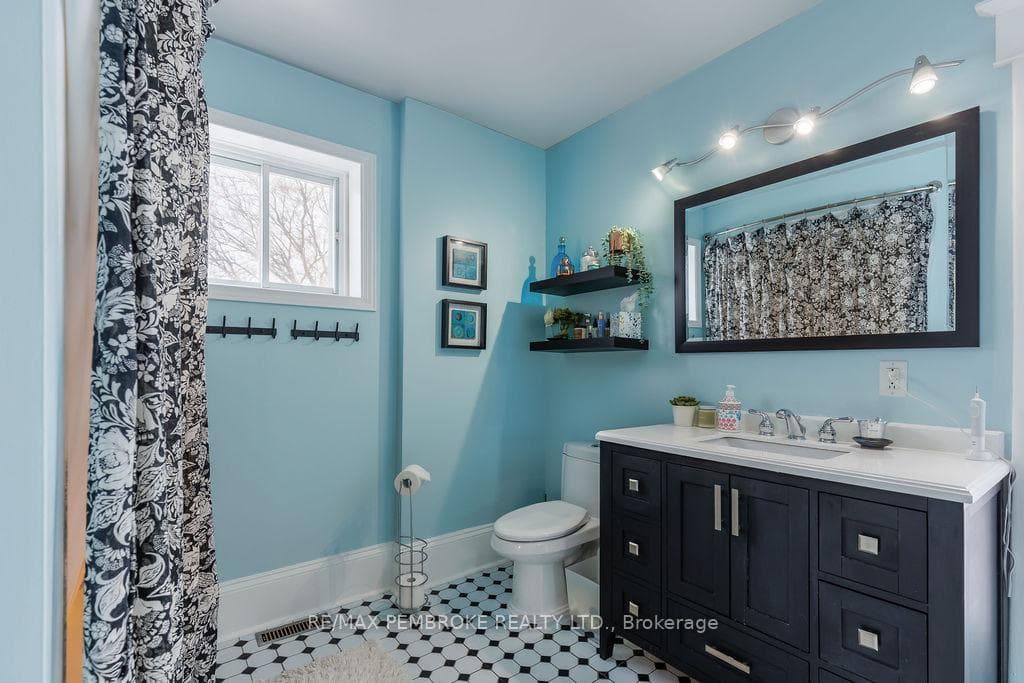358 Trafalgar Road photo 31