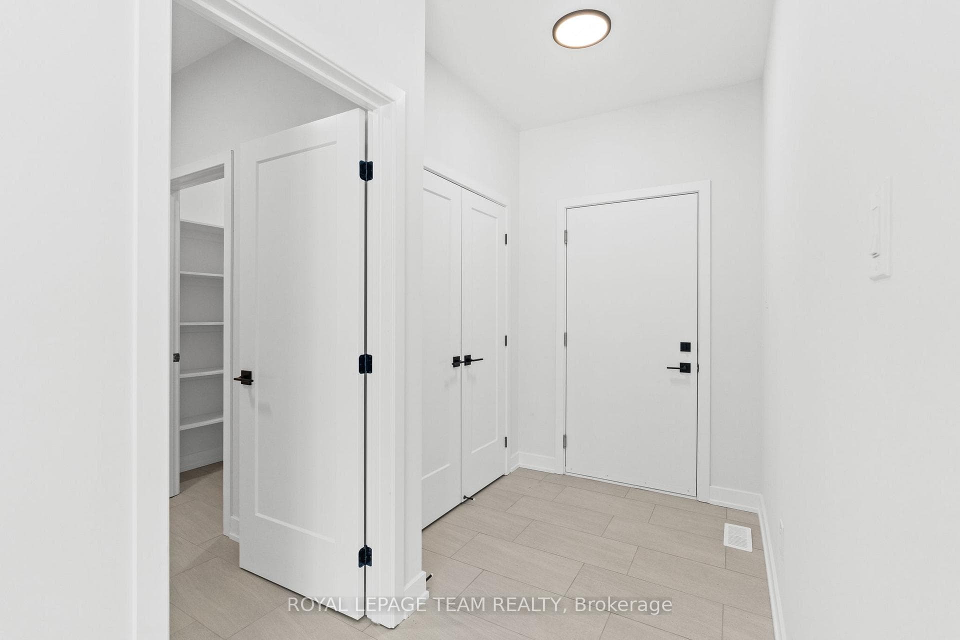 54 TENNANT Drive photo 20
