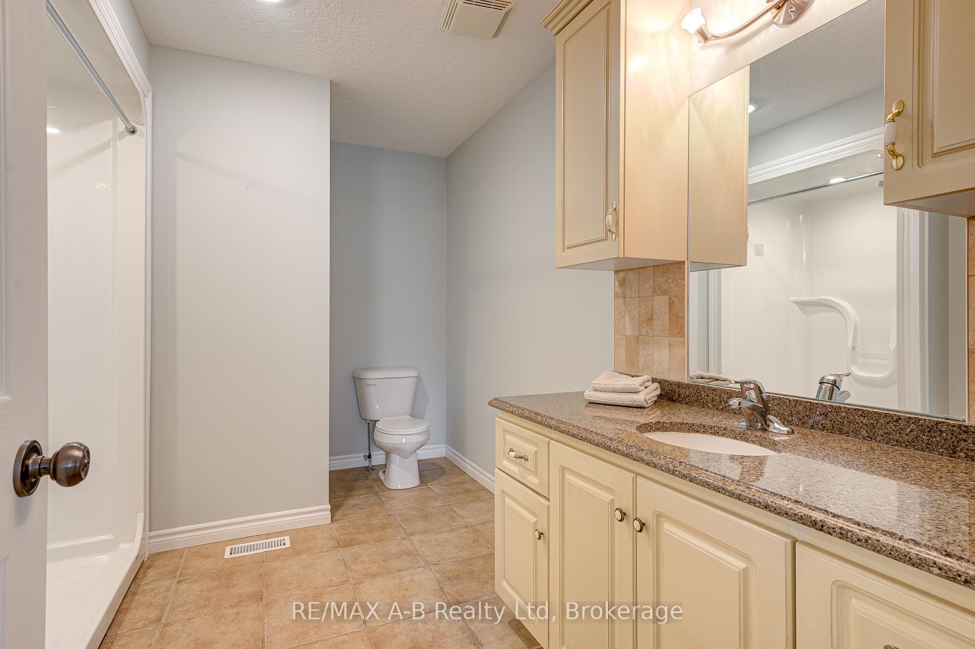 114 Hossie Terrace photo 21
