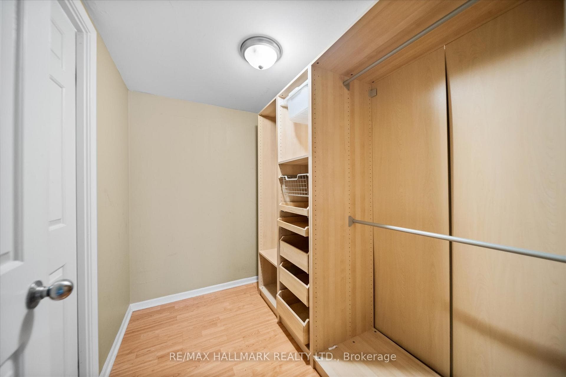 717 Bay Street Unit 703 photo 21