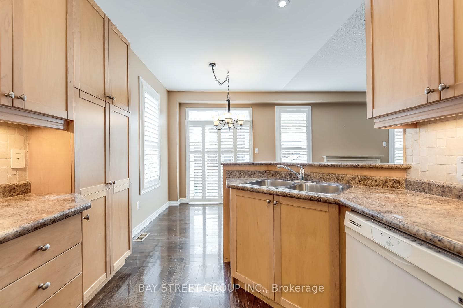 3439 Robin Hill Circle photo 15