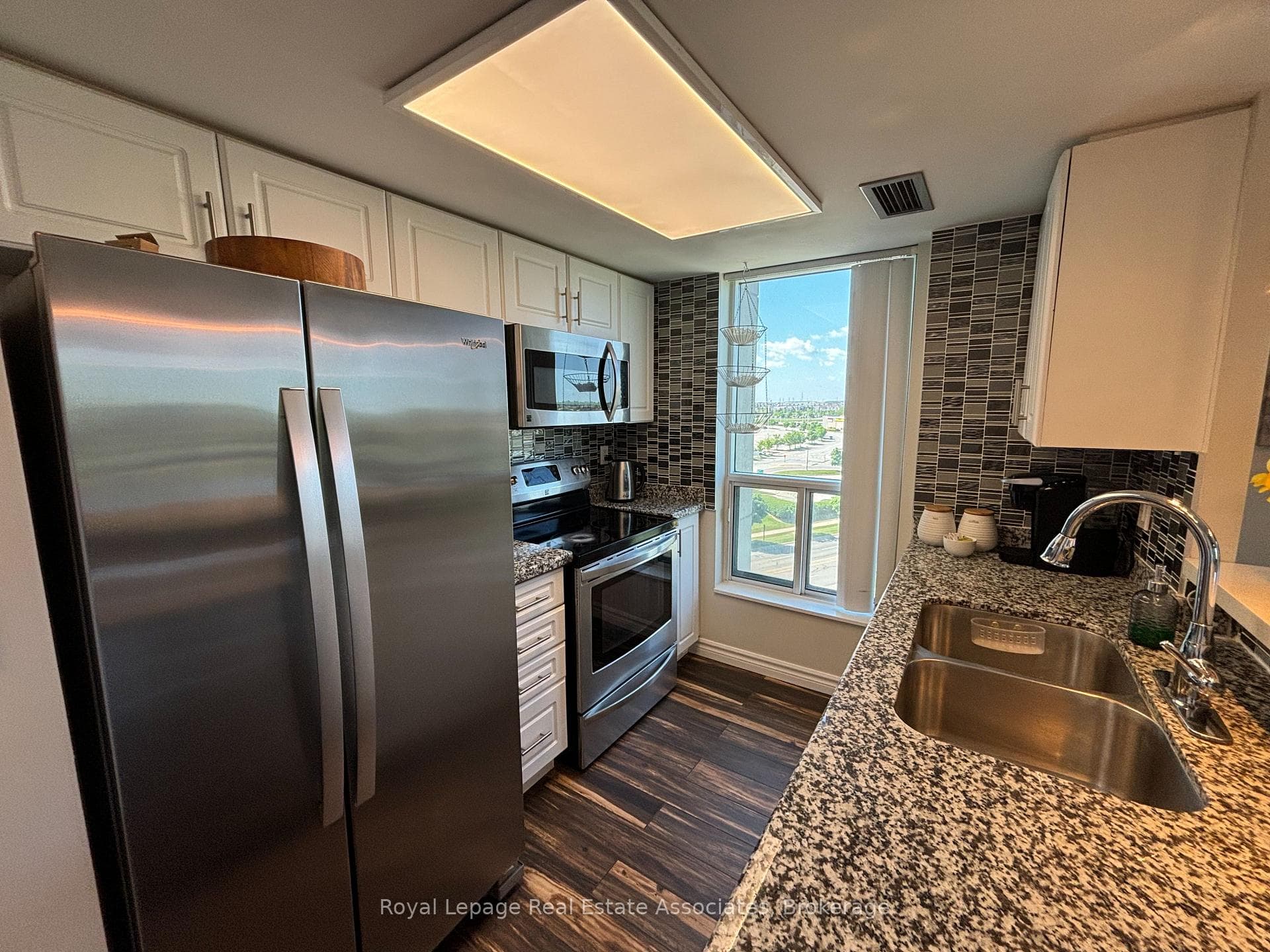 2585 Erin Centre Boulevard Unit 809 photo 6