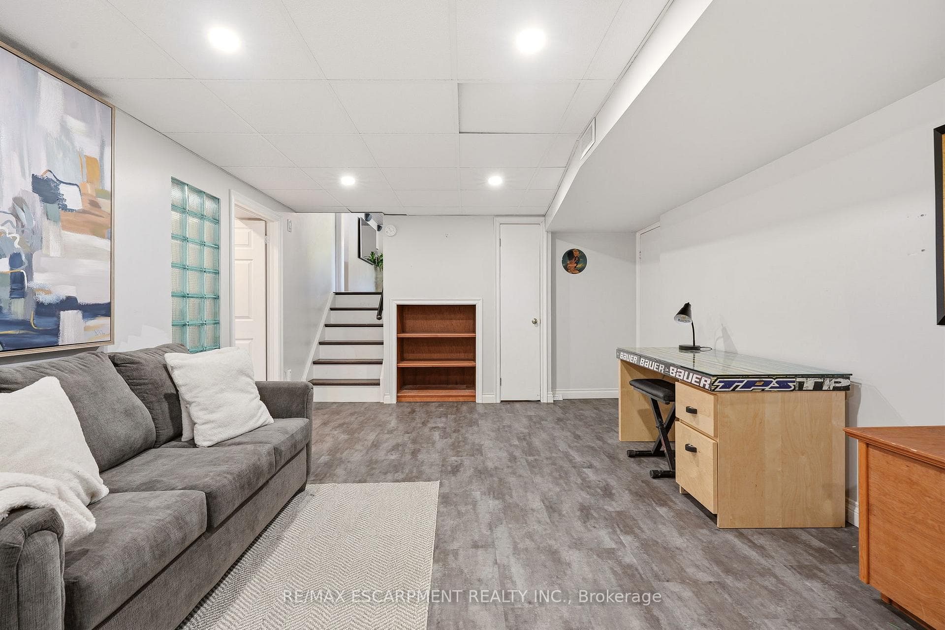 600 Deborah Crescent photo 20