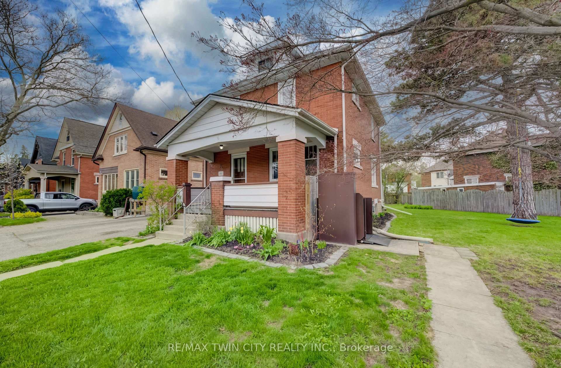 94 Stirling Avenue photo 23