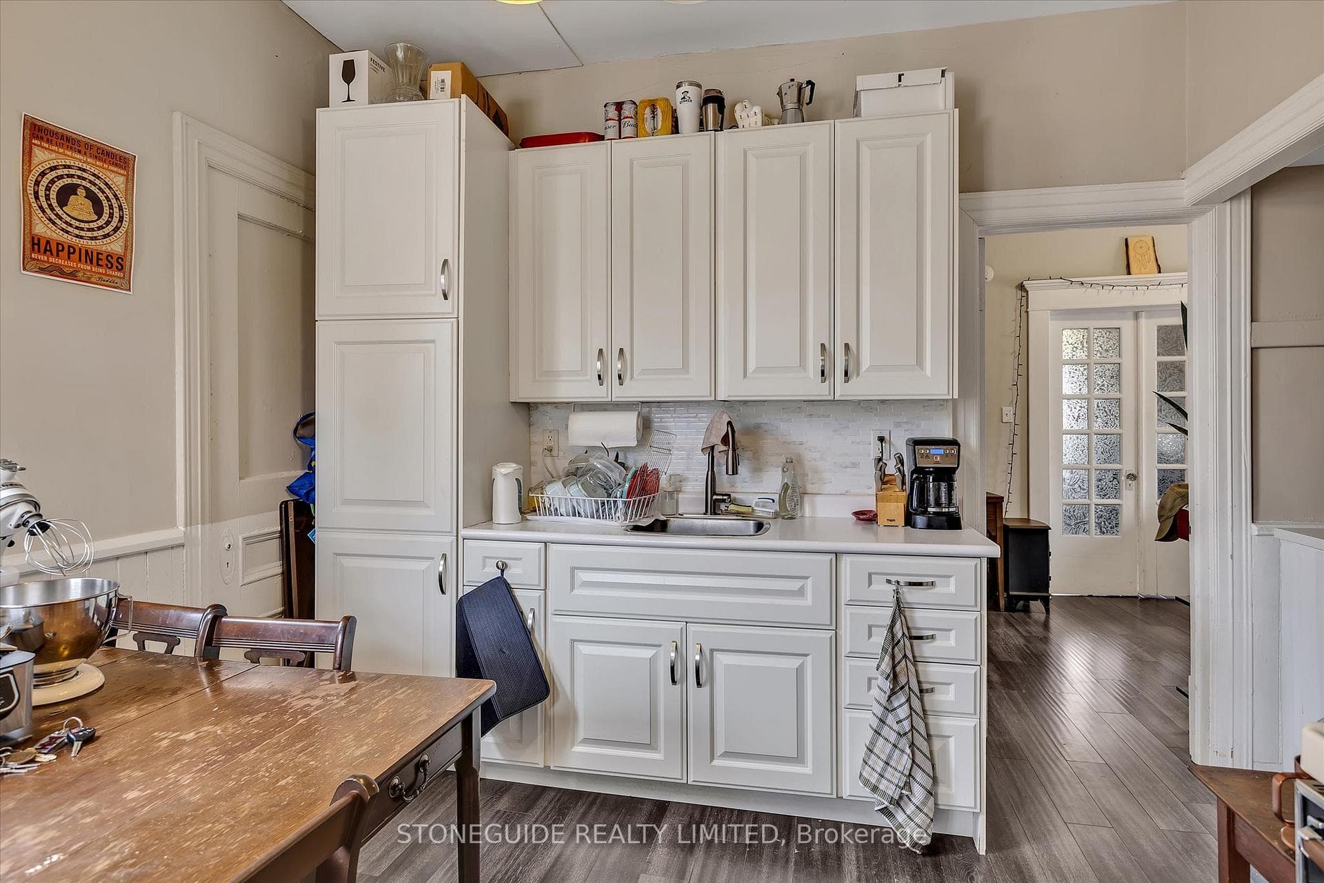 320-322 Pearl Avenue photo 5