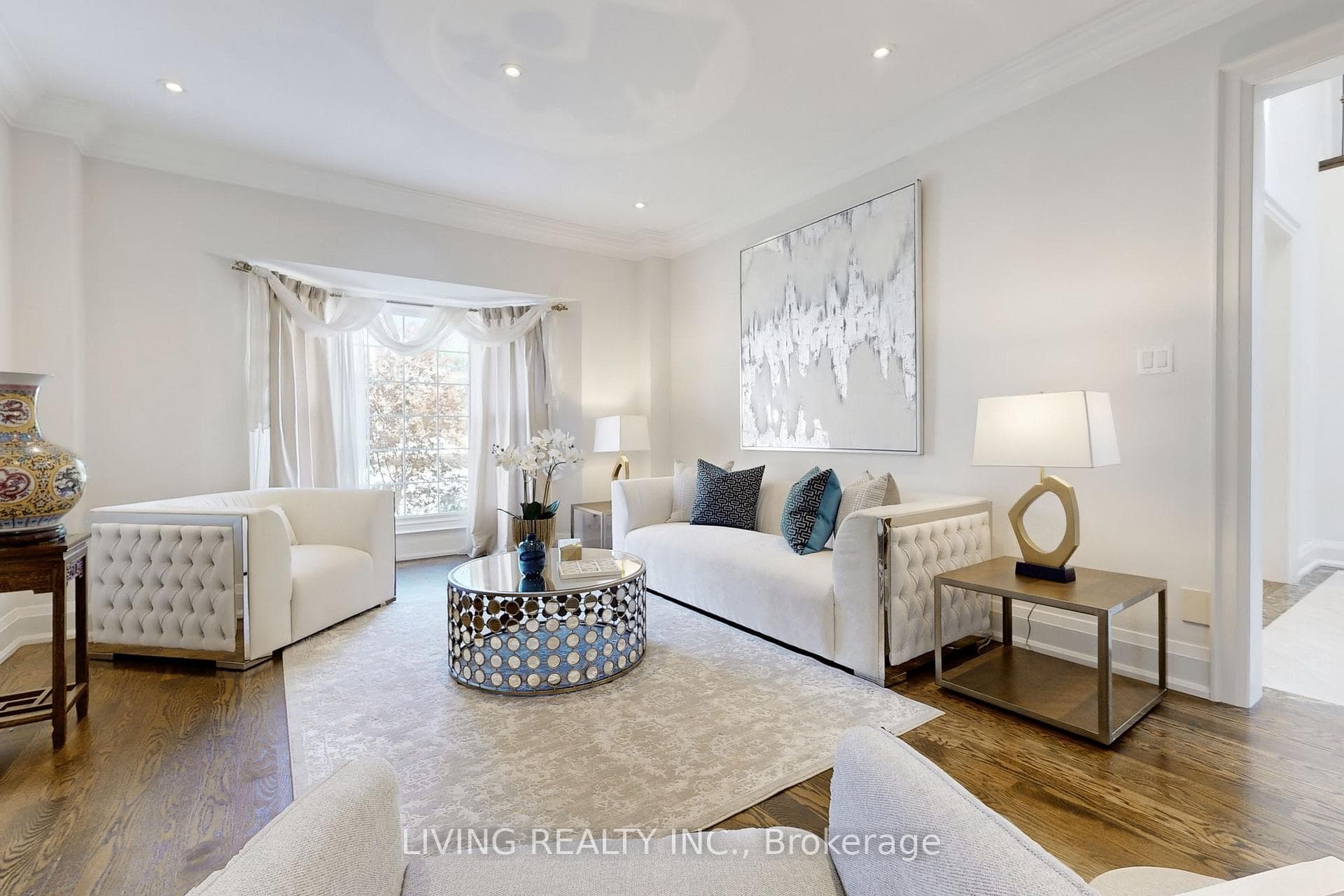 22 Ashdown Crescent photo 7