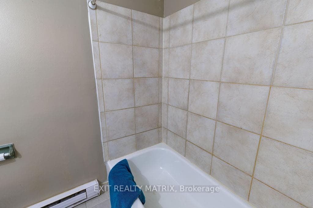 938 CARTIER Boulevard Unit 7 photo 9
