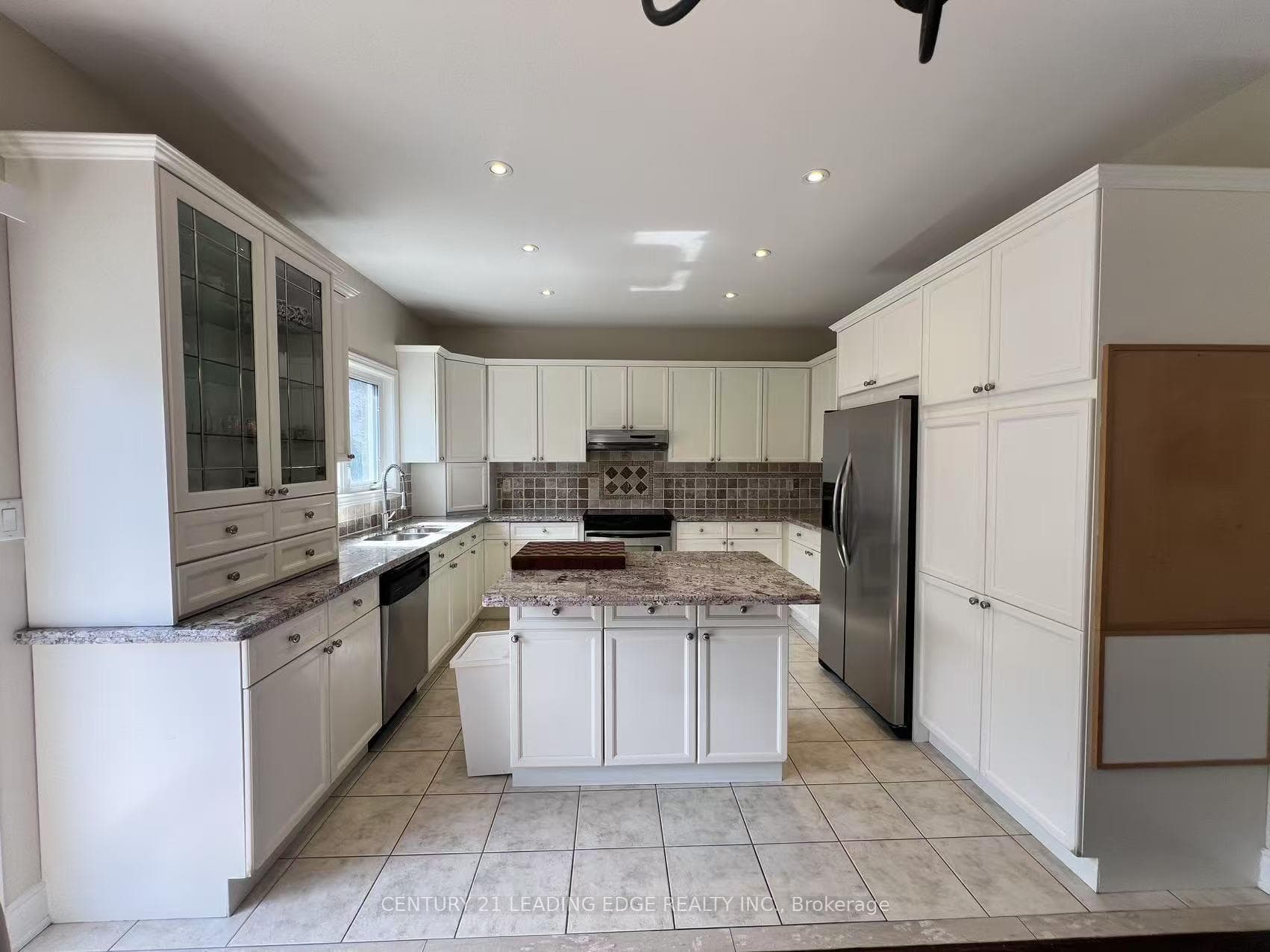 491 Summeridge Drive photo 2