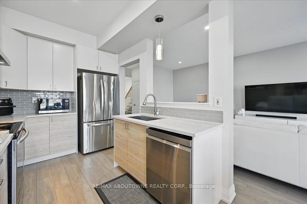 31 Olivia Place photo 13
