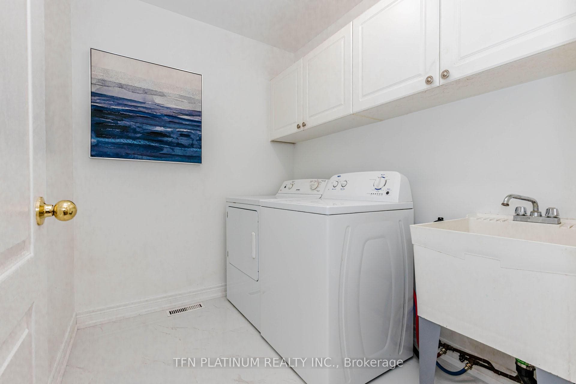 28 Banks Drive photo 32