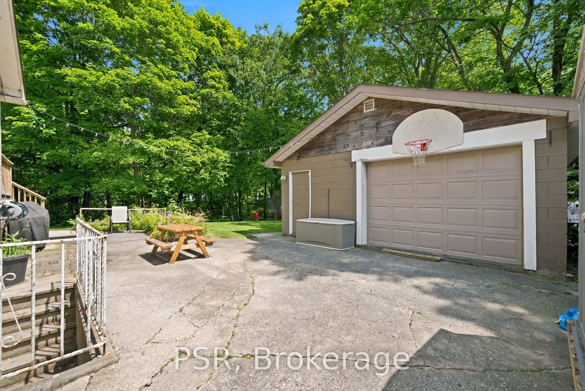 531 Rodd Avenue Unit Upper photo 2