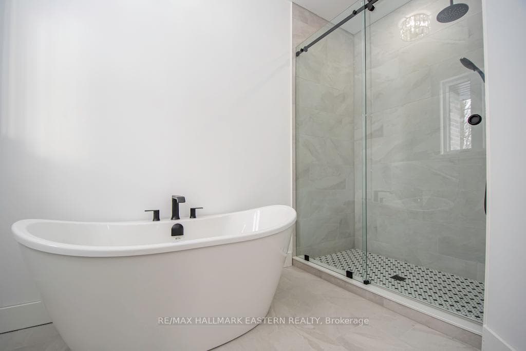 11 Maplewood Court photo 19