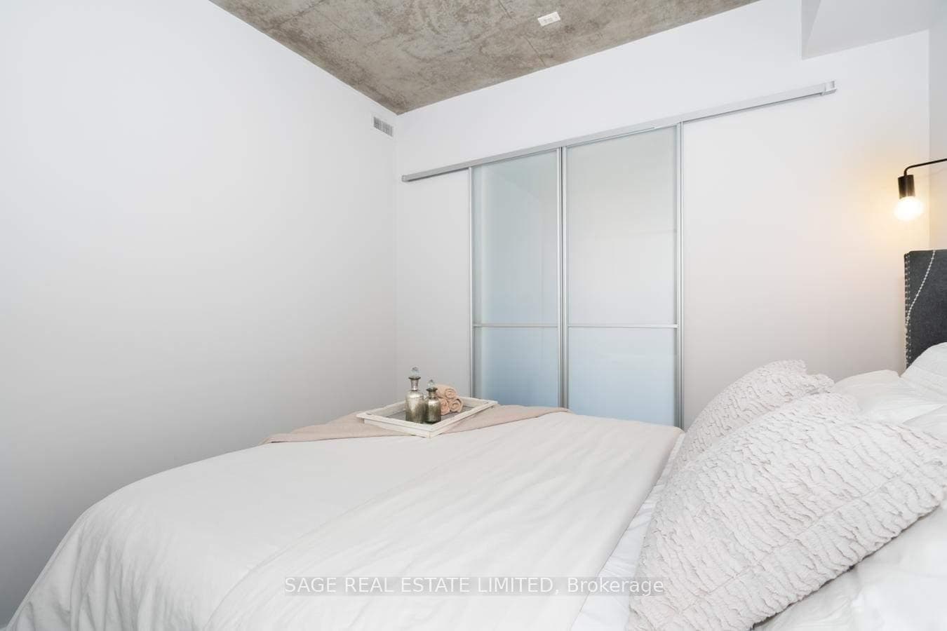 399 Adelaide Street Unit 605 photo 22