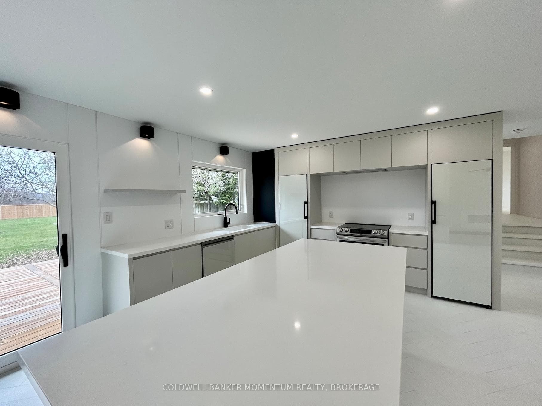 413 Queenston Road photo 14