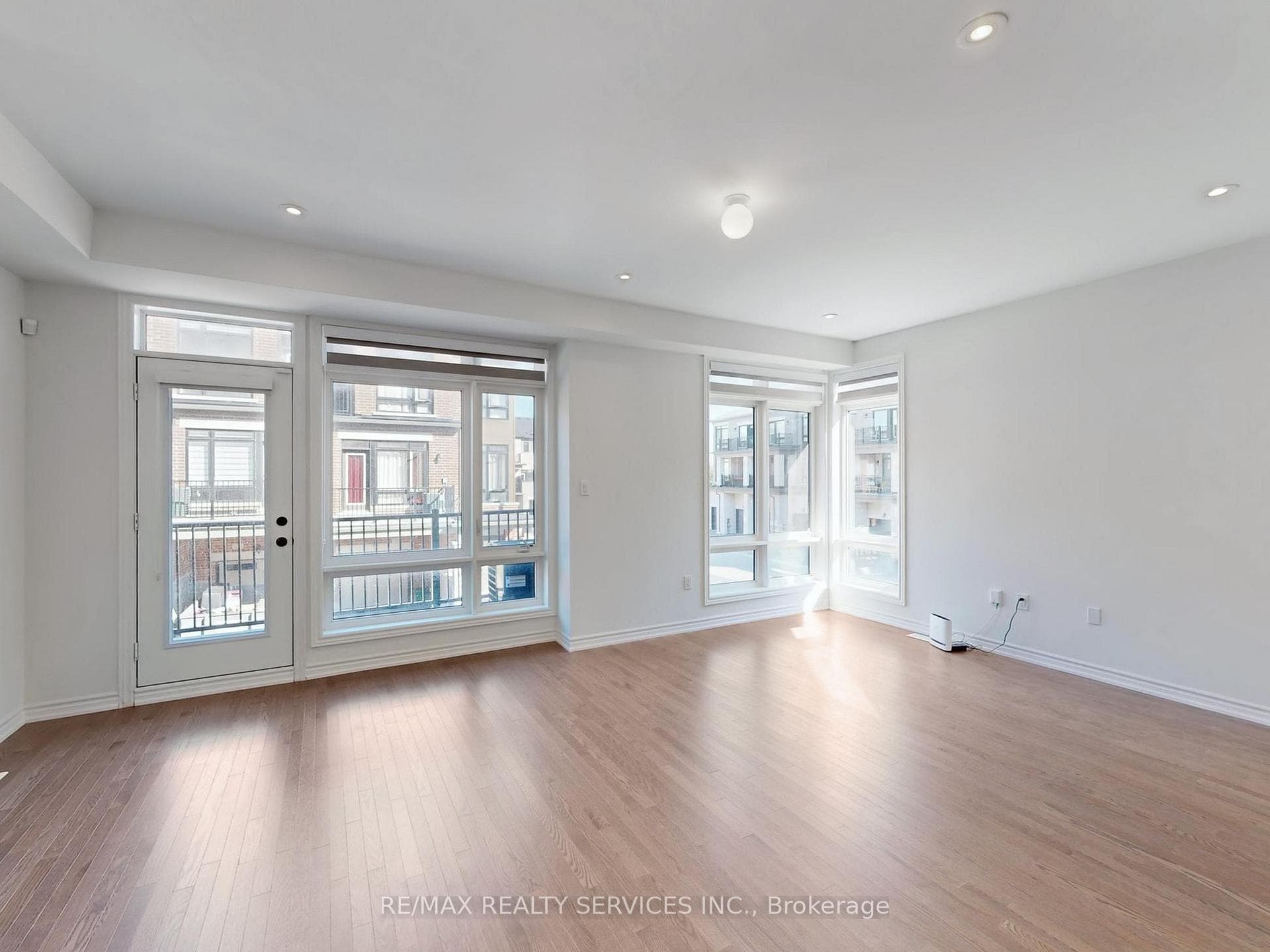 Living/Dining Area