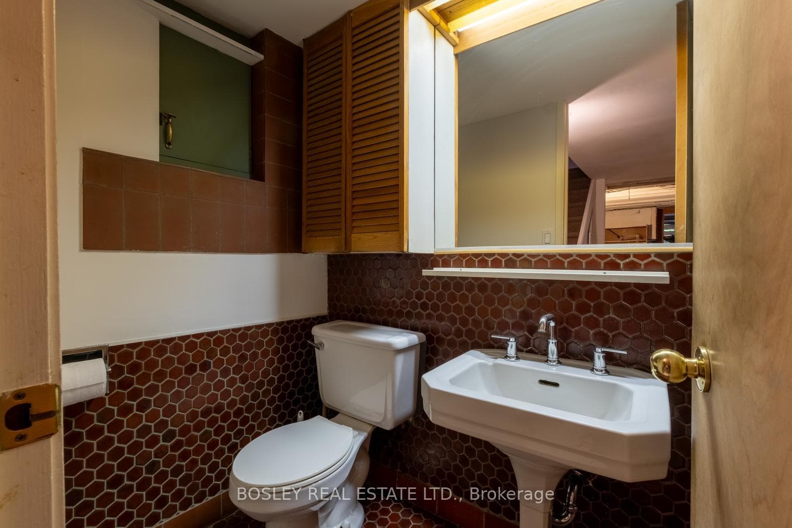 169 Heath Street photo 34