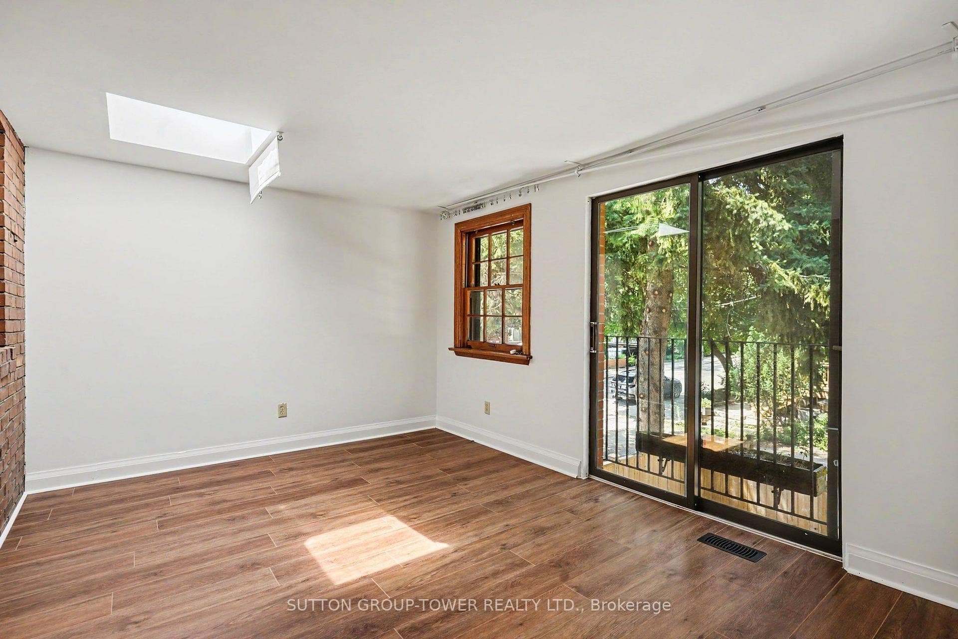 118 Castlefield Avenue photo 22