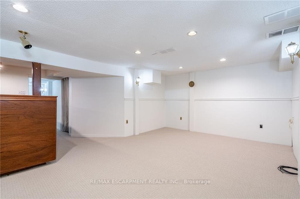 22 Silvervine Drive photo 34