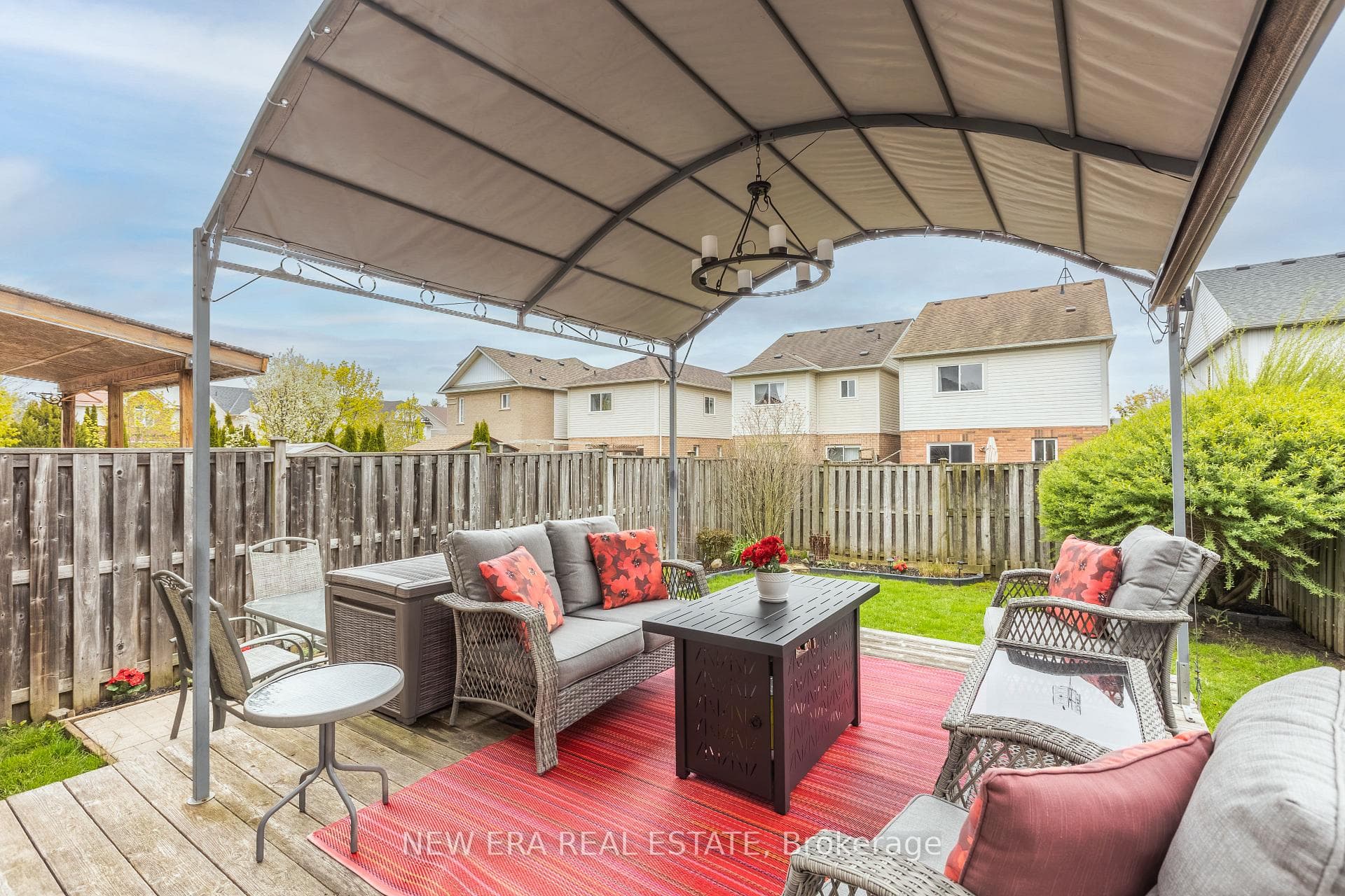 7 Catkins Crescent photo 32