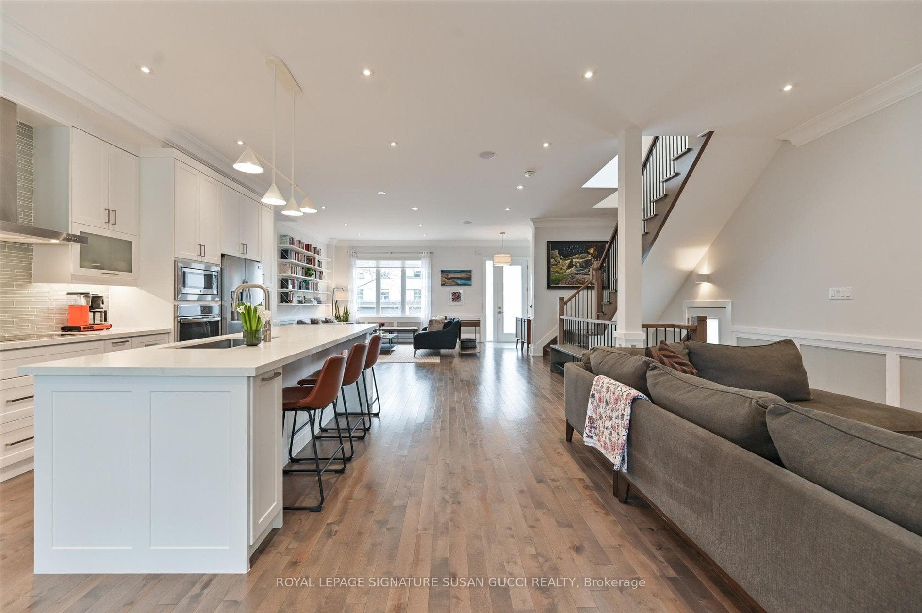 Open kitchen & family room, perfect for gatherings