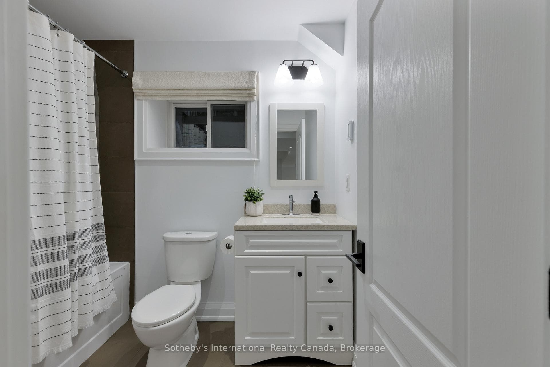 24 Parkview Heights photo 35